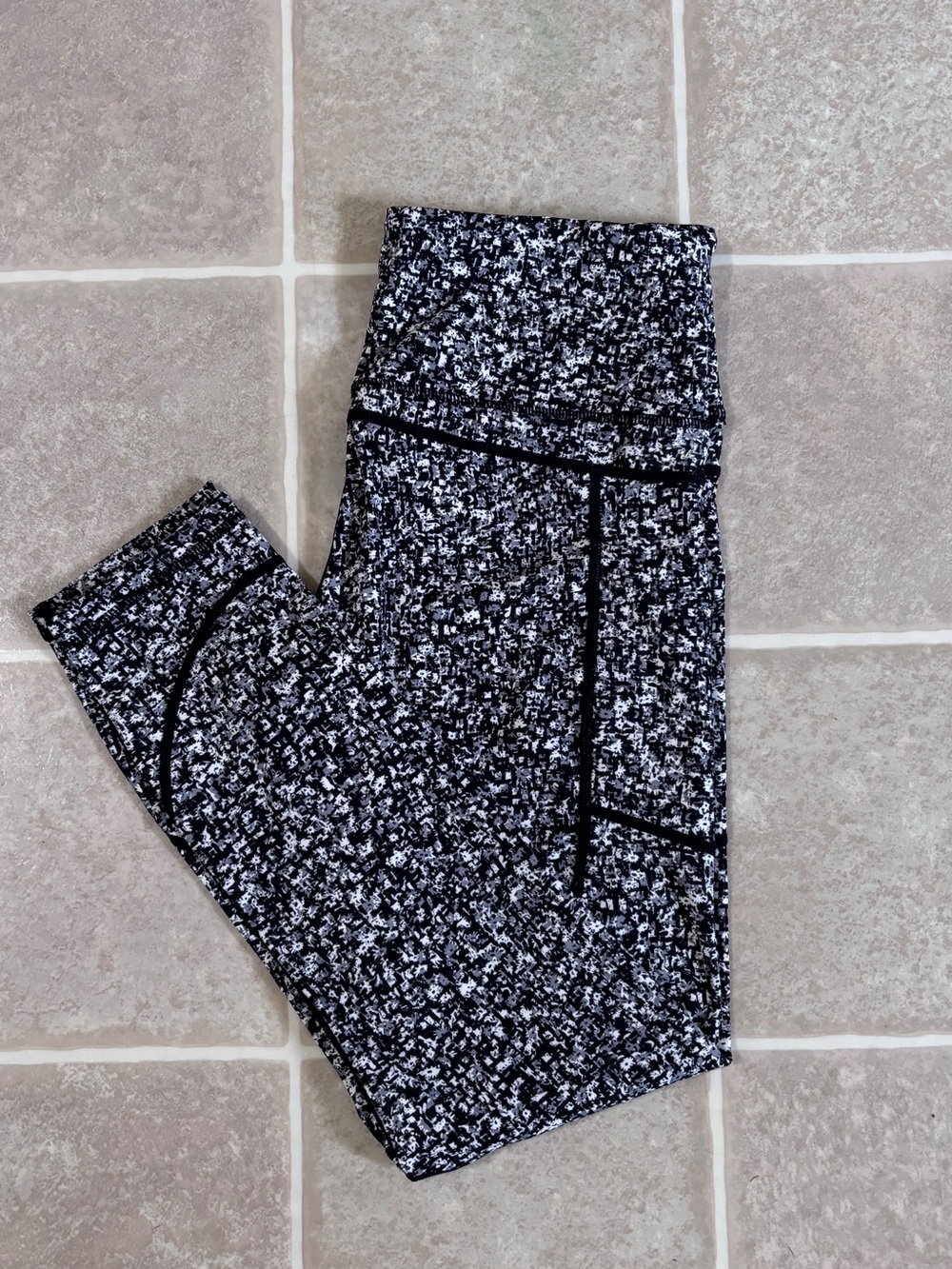 ZYIA Black & White Speckled High-Waist Crop Leggings